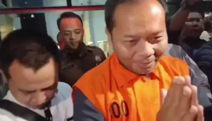 Sempat Buron, Kasi Datun Kejari HSU Akhirnya Berompi KPK