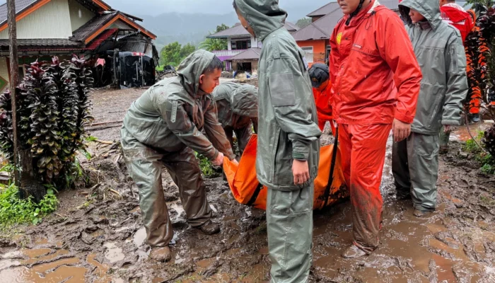 Banjir dan Longsor Terjang Sumatera: 213 Orang Meninggal, Ribuan Terisolir