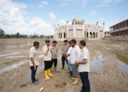 Di Bawah Kubah Masjid Aceh Tamiang, KSP Pastikan Huntara Layak dan Manusiawi