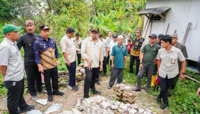 Kepala Staf Kepresidenan Tinjau Lokasi Bencana Sukabumi, Relokasi Jadi Opsi Utama