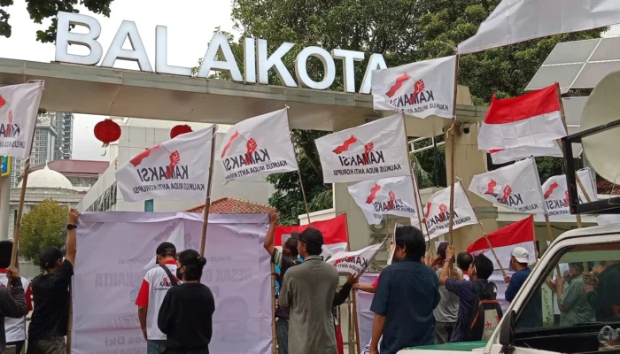 KAMAKSI Gelar Unjuk Rasa: Minta Gubernur DKI Evaluasi Kadinsos Pemprov DKI Soal Bansos