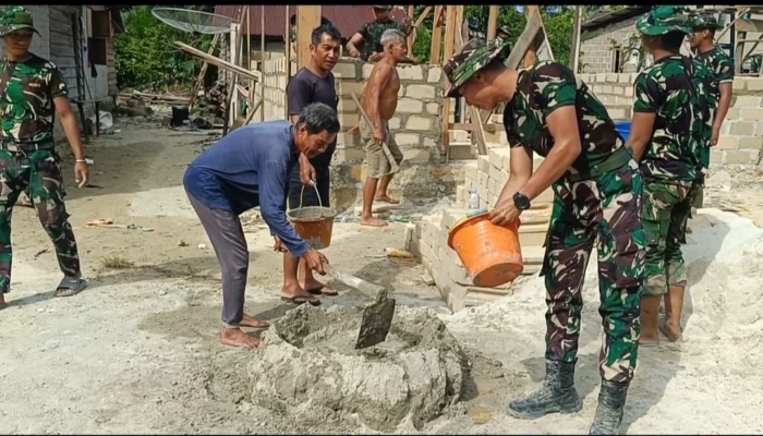 Kepedulian TNI, Satgas TMMD ke-127 Rehab Rumah Warga Kurang Mampu