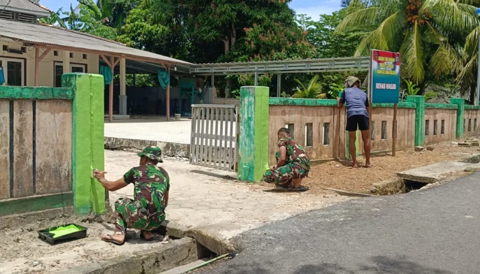 Satgas TMMD ke-127 Kodim 0432/Basel Percepat Rehab Mushola Al Munawar Desa Penutuk