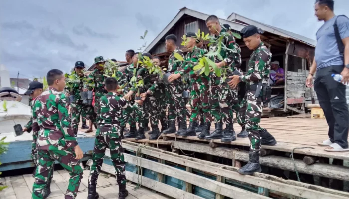TMMD Ke-127 Kodim 0432/Basel Tanam 300 Pohon di Desa Penutuk, Dorong Kesadaran Lingkungan