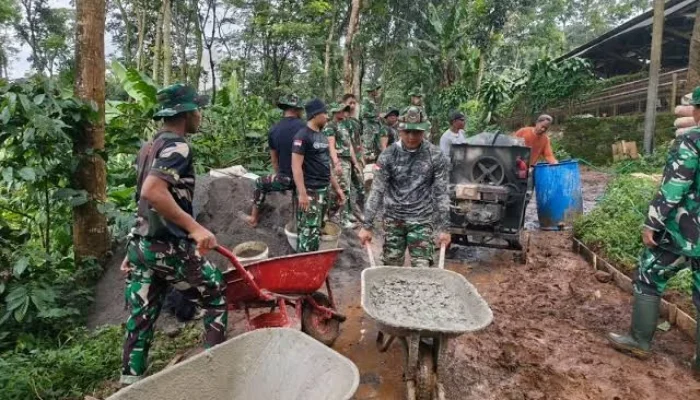 Sasar Rumah Warga Kurang Mampu,TMMD ke-127 Kodim 0432/Basel Rehab Warga Desa Penutuk
