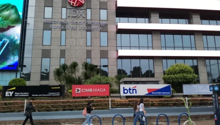 Bursa Saham Indonesia Kembali Ambruk, Ada Apa Ini?