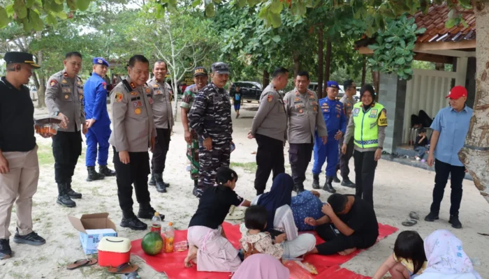 Libur Lebaran Aman, Kapolres Basel dan Forkopimda Turun Patroli ke Lokasi Wisata