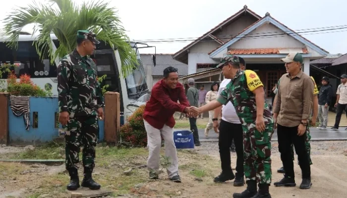 Mayjen TNI Muhammad Muchidin Pastikan Progres TMMD ke-127 di Desa Penutuk Sesuai Rencana