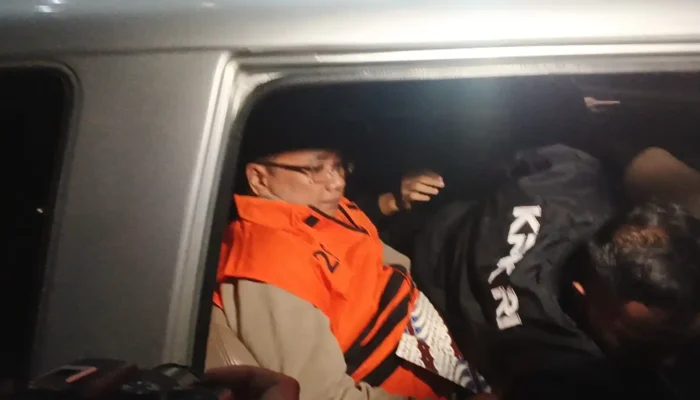 Akhir Drama Tarik Ulur: Gus Yaqut Berompi Oranye Saat Diamankan KPK