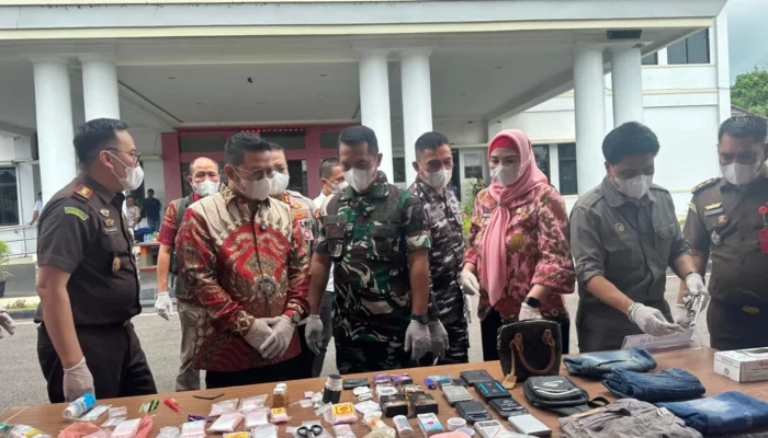 Bupati Riza – Wabup Debby Hadiri Pemusnahan 214 Barbuk, Kejari Basel Tegaskan Komitmen Hukum