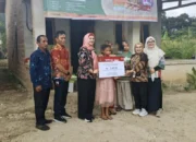 Bantuan ATENSI Mengalir ke Desa Gadung, Wabup Debby: Dorong Kemandirian Warga Rentan