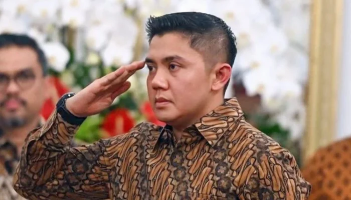 Semangat Seskab Teddy, Tetap Tenang di Tengah Badai Kritik
