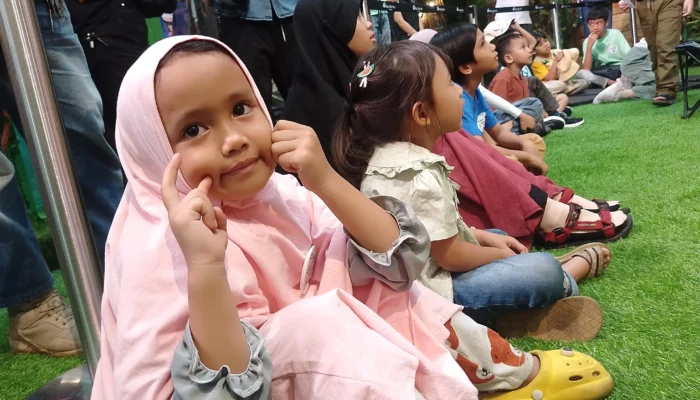 Senyum Zaina Warnai Serunya Liburan Sekolah di Explore The Jungle Mal Ciputra Jakarta
