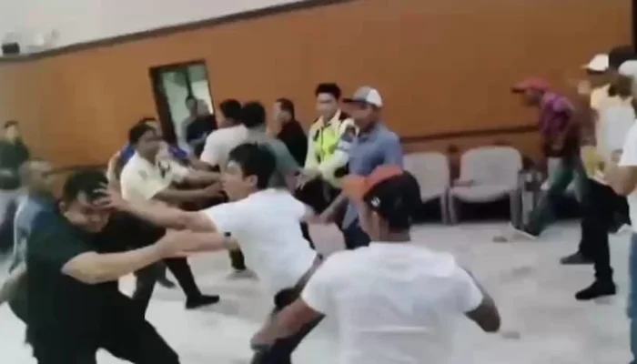 Heboh! Gedung DPRD Riau Jadi Arena Ring Tinju, Rapat Banggar Berakhir Ricuh