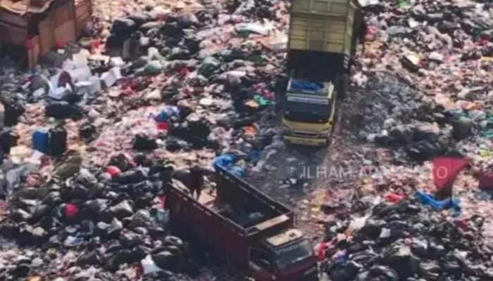 TPS Liar Nagrak Disorot, KAMAKSI Desak DLH DKI Cabut Izin Empat Perusahaan Pengangkut Sampah