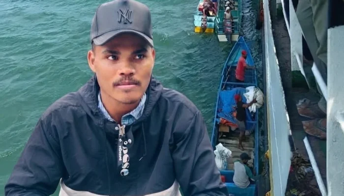 Warga Kilmury Bertaruh Nyawa Naik Kapal, Pemerintah Diminta Segera Bangun Dermaga