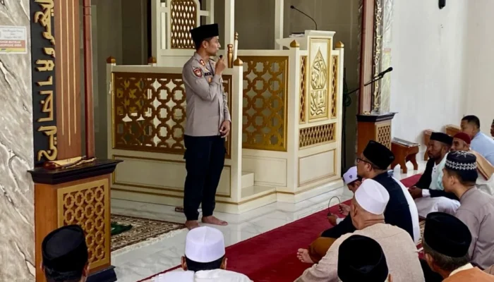 Kapolres SBT Rutin Safari Jumat, Bangun Silaturahmi dengan Warga