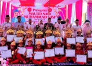 Wabup Debby Hadiri Maulid Nabi dan Khataman Al-Qur’an TPA Al-Furqan Desa Tiram