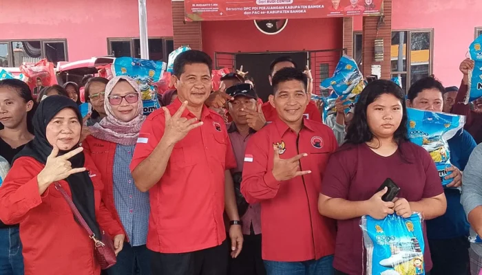 PDIP Bangka Bagi 5 Ton Beras, Besok Screening Katarak Gratis di kantor DPC