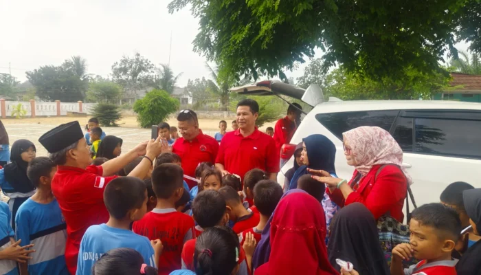 Peduli Pendidikan, DPC PDIP Bangka Salurkan 4.000 Buku Ke Siswa SD di 8 Kecamatan
