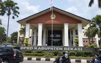 55 Anggota DPRD Bekasi Kerjanya Datang, Duduk, Duit? Polemik Pilkades 18 Desa Dipertanyakan, di Mana Suara Wakil Rakyat?