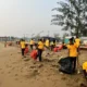 Polres SBT Ajak Warga Peduli Lingkungan Lewat Korvei di Pantai Wailola