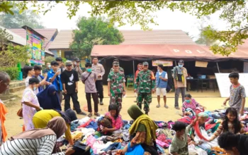 Kodim Basel dan Korem 045/Gaya Bergerak Bantu Korban Kebakaran di Serdang