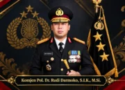 Profil Komjen Rudi Darmoko: Peraih Adhi Makayasa, Kini Jenderal Bintang Tiga Polri